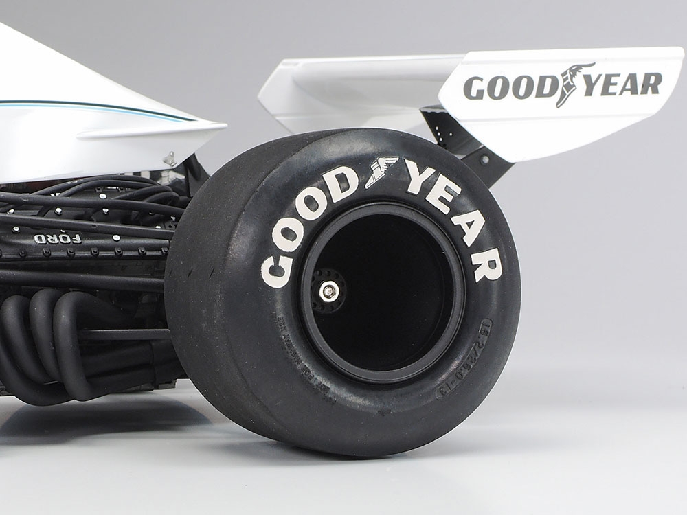 Tamiya: MARTINI BRABHAM BT44B 1975 1/12 - Plastbyggesett i skala 1:12 Til  dette byggesettet trenger du lim, pensel og maling. Maling og lim finner du  HER